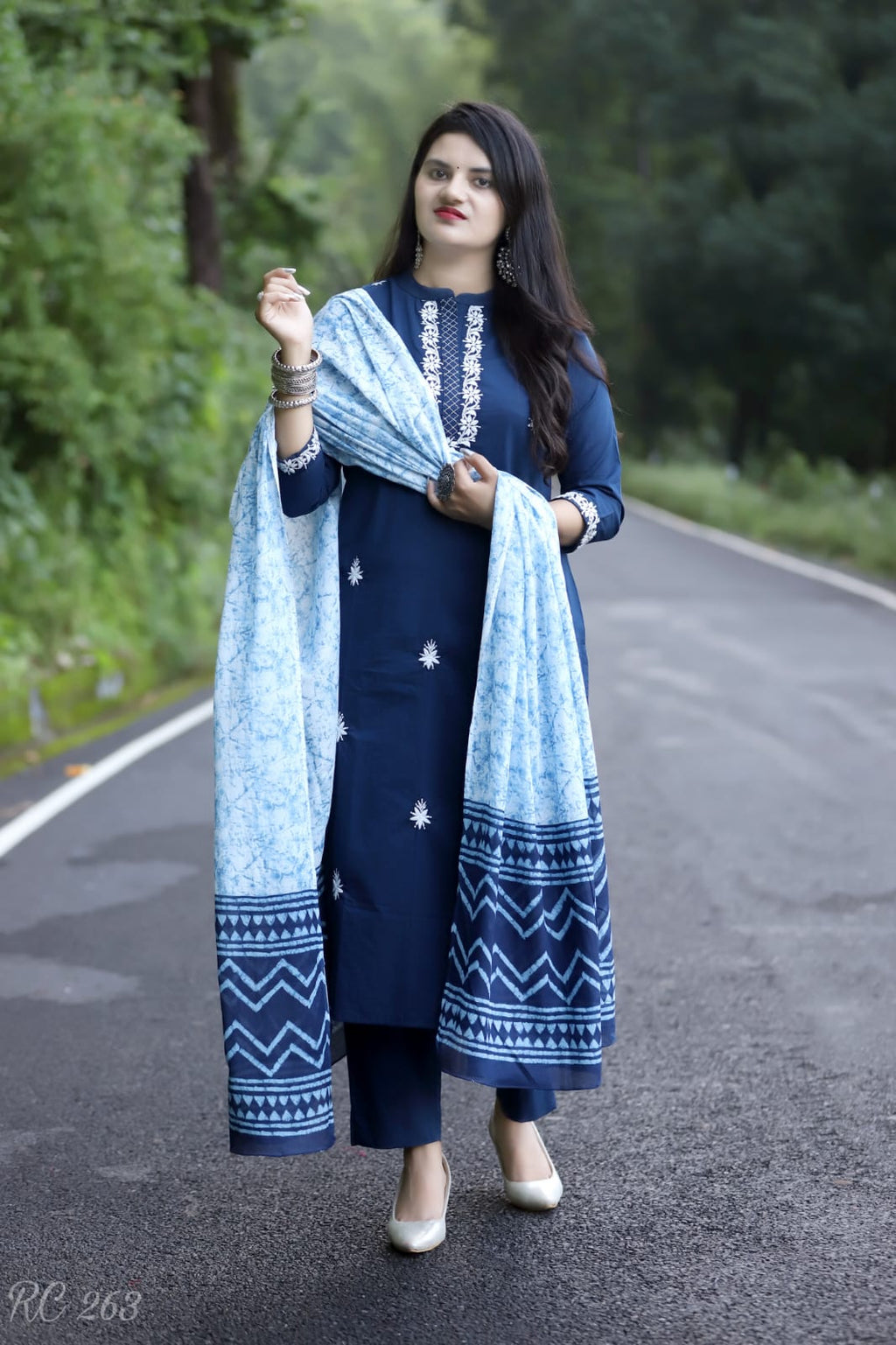 Liya - Embroidered Cotton Kurta Pant Set - Dark Blue